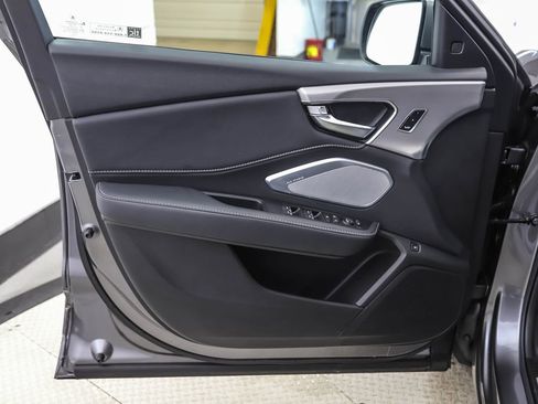 Used 2025 Acura RDX w/ Technology Package image 9