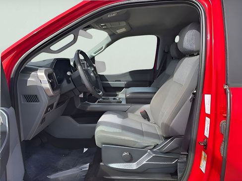 Used 2021 Ford F150 XLT image 40