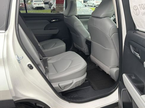 New 2026 Toyota Highlander XLE AWD/4WD image 13