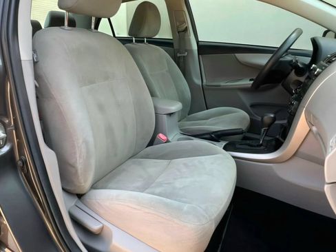 Used 2013 Toyota Corolla L FWD image 19