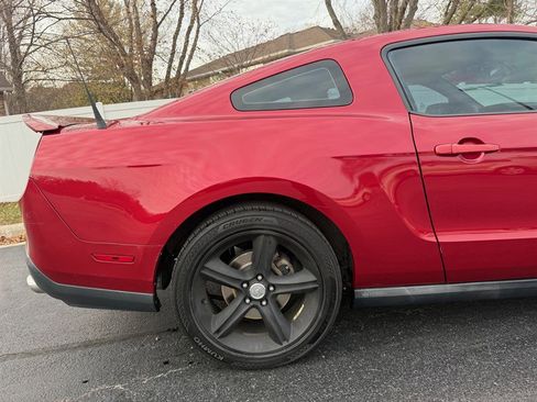 Used 2010 Ford Mustang GT image 29