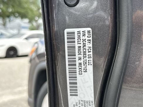 Used 2020 Jeep Compass Latitude FWD image 25