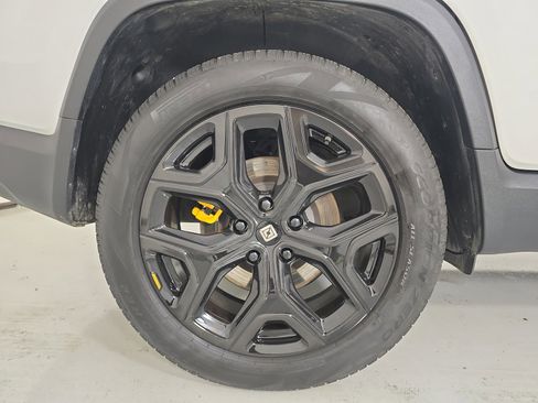 Used 2023 Rivian R1T Adventure image 12