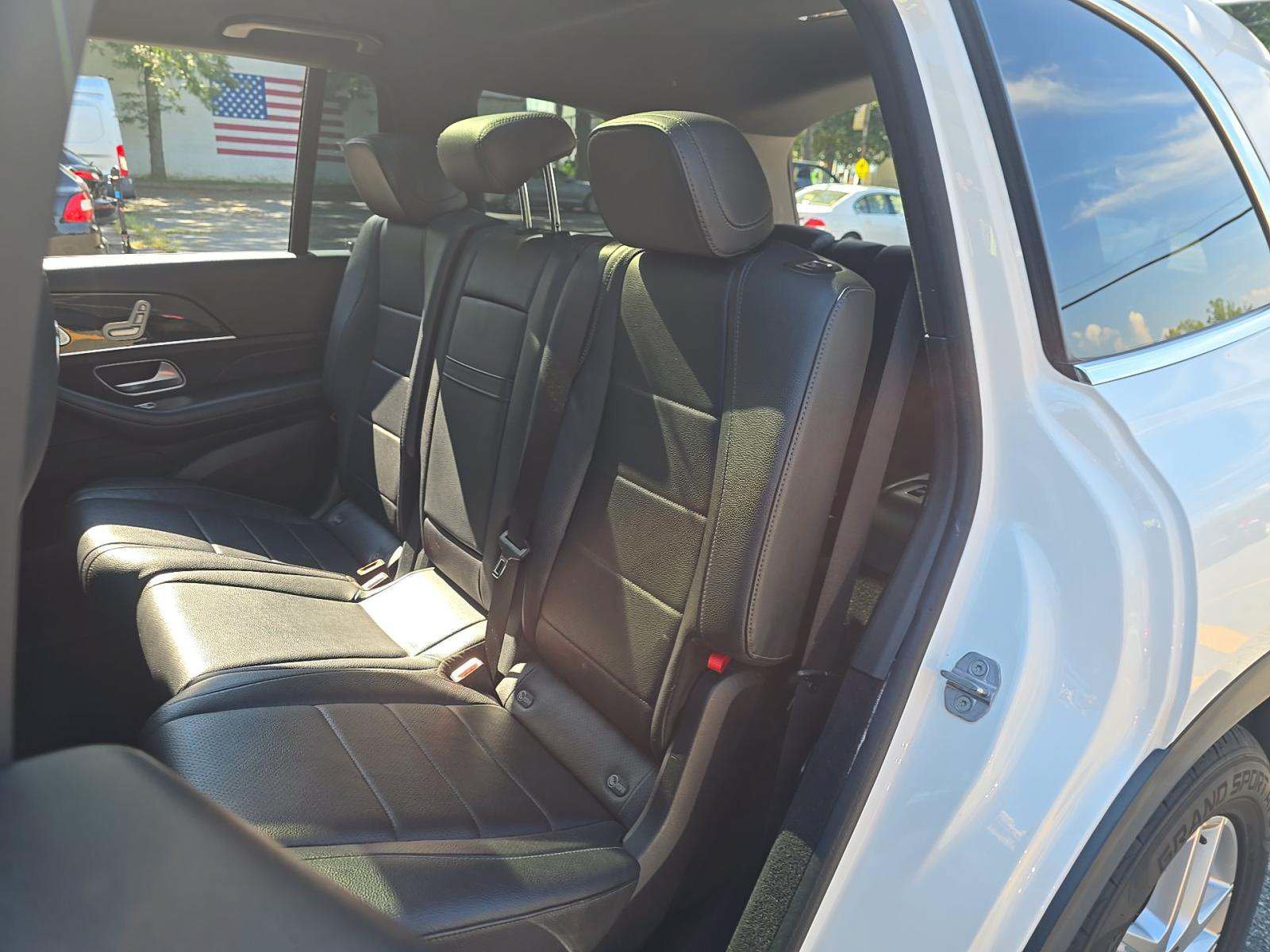 Used 2020 Mercedes-Benz GLS 450 4MATIC image 4