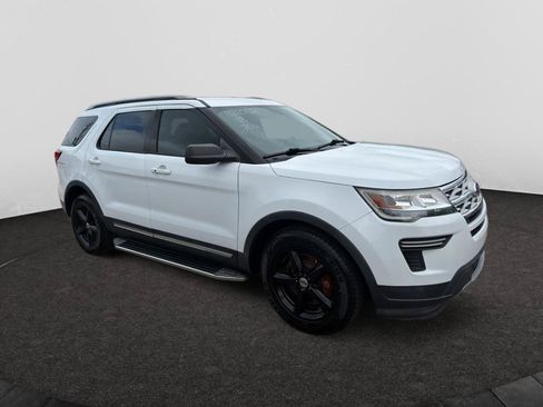 Used 2019 Ford Explorer XLT w/ Class III Trailer Tow Package FWD image 3