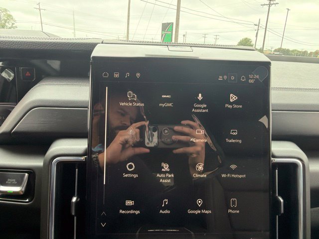 New 2026 GMC Yukon Denali w/ Sun & Power Step Package AWD/4WD image 25