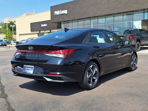 Certified 2023 Hyundai Elantra SEL w/ Convenience Package FWD image 3