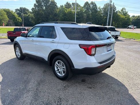 New 2026 Ford Explorer Active RWD image 5