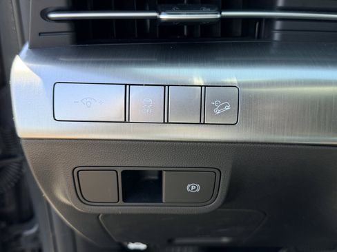 Used 2024 Hyundai Kona SEL FWD image 19