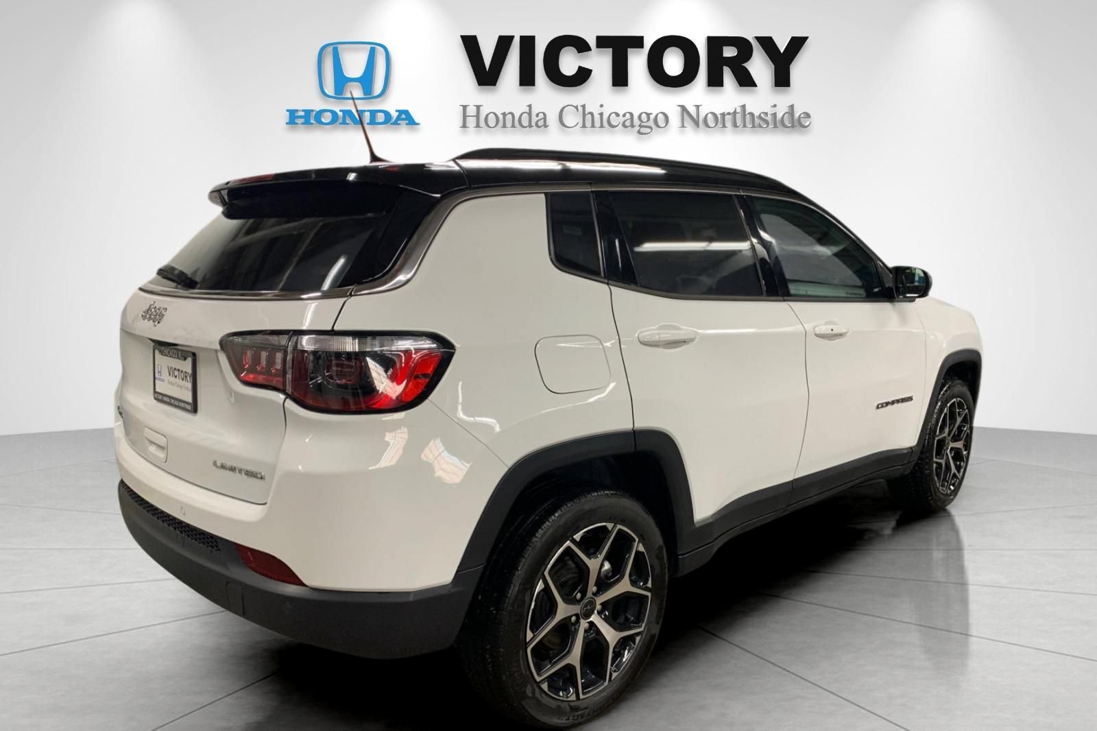 Used 2025 Jeep Compass Limited AWD/4WD image 3