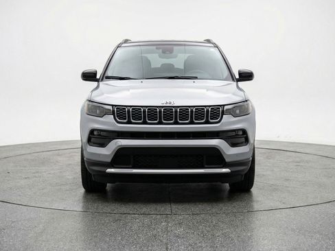 Used 2025 Jeep Compass Limited image 2