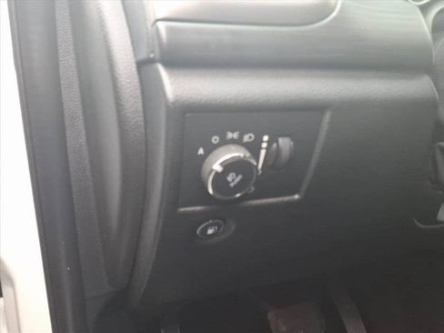 Used 2022 Jeep Grand Cherokee Laredo E image 19