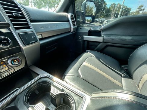 Used 2020 Ford F450 Platinum w/ FX4 Off-Road Package image 31