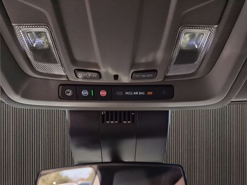 Used 2023 Chevrolet Silverado 1500 LT image 41