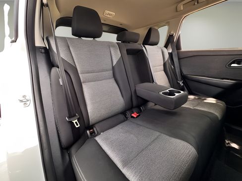 Used 2022 Nissan Rogue SV FWD image 18