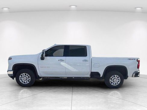 Used 2025 Chevrolet Silverado 2500 LTZ w/ LTZ Convenience Package image 7