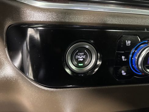 Used 2022 GMC Sierra 1500 SLT w/ SLT Convenience Package image 20