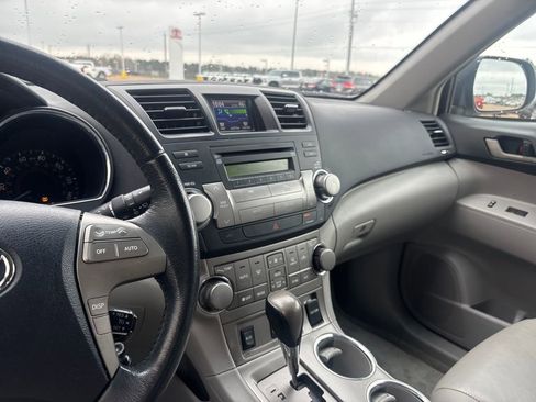 Used 2010 Toyota Highlander SE image 15