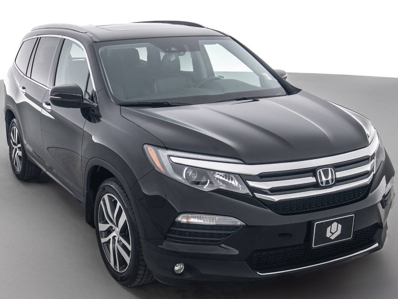 Used 2018 Honda Pilot Elite image 1