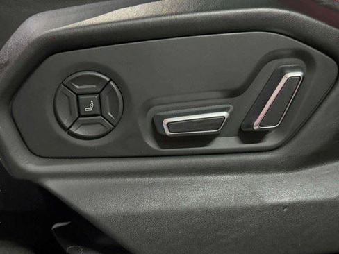 Used 2019 Lamborghini Urus AWD/4WD image 30