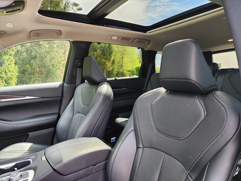Certified 2023 INFINITI QX60 Sensory w/ Cargo Package AWD/4WD image 7