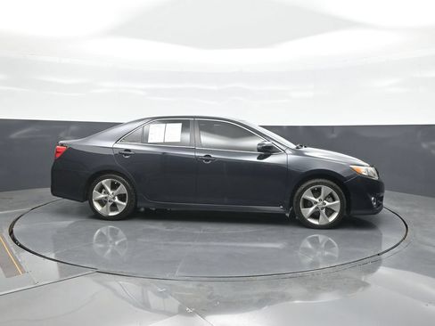 Used 2012 Toyota Camry SE FWD image 8