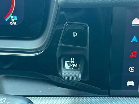 Used 2025 Porsche Cayenne image 21