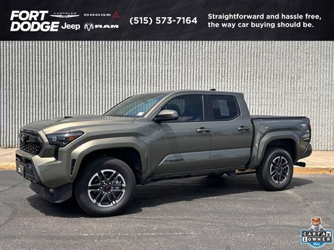 Used 2025 Toyota Tacoma TRD Sport AWD/4WD image 1