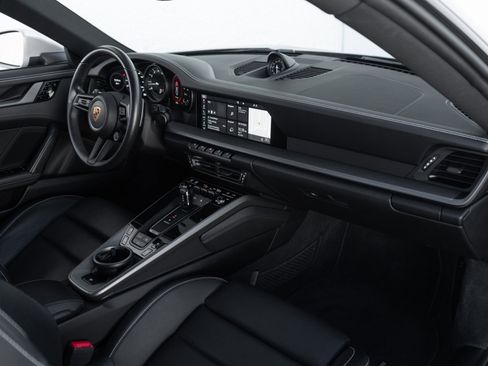 Used 2020 Porsche 911 Carrera 4S image 18
