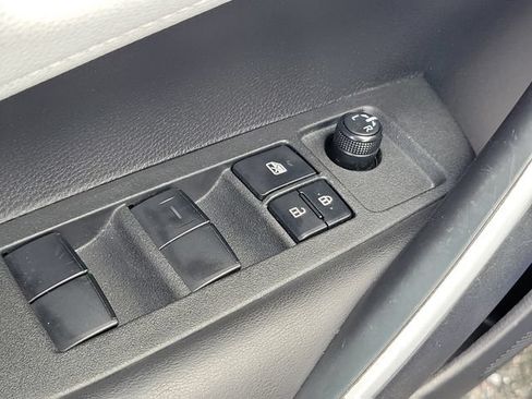 Used 2020 Toyota Corolla SE FWD image 23