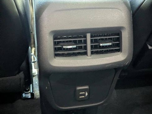 Used 2024 GMC Terrain SLT FWD image 16