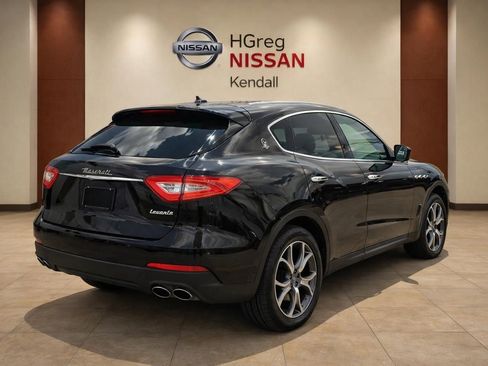 Used 2018 Maserati Levante AWD/4WD image 4