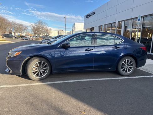 Used 2020 Acura TLX image 4