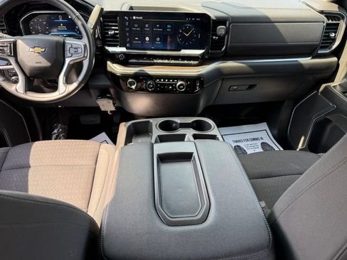 Used 2023 Chevrolet Silverado 1500 LT AWD/4WD image 12