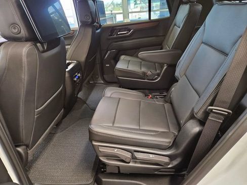 New 2026 GMC Yukon Denali w/ Denali Reserve Package AWD/4WD image 17
