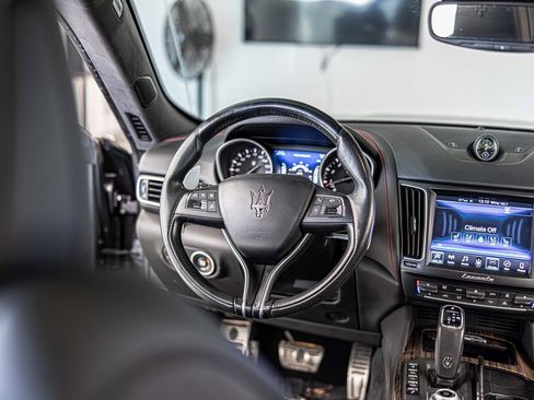 Used 2019 Maserati Levante S GranSport image 40