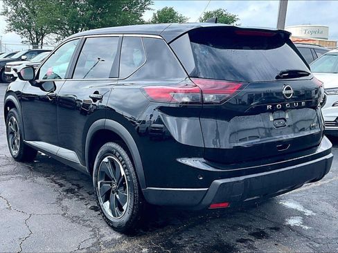 Used 2025 Nissan Rogue SV AWD/4WD image 5