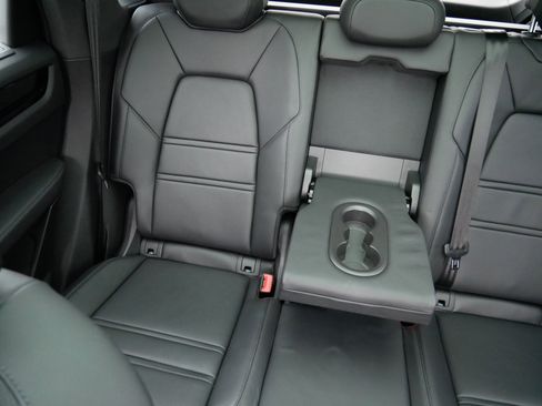 Used 2021 Porsche Cayenne E-Hybrid image 13