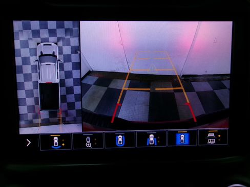 Used 2021 Chevrolet Silverado 2500 High Country w/ Safety Package II image 5