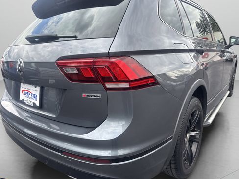 Used 2019 Volkswagen Tiguan SEL Premium R-Line AWD/4WD image 5