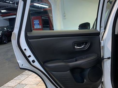 Used 2023 Honda HR-V LX image 33