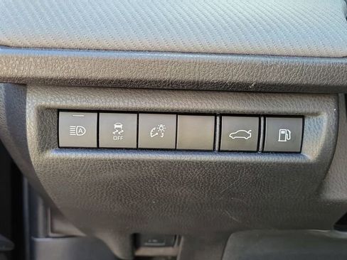 Used 2025 Toyota Camry SE image 15