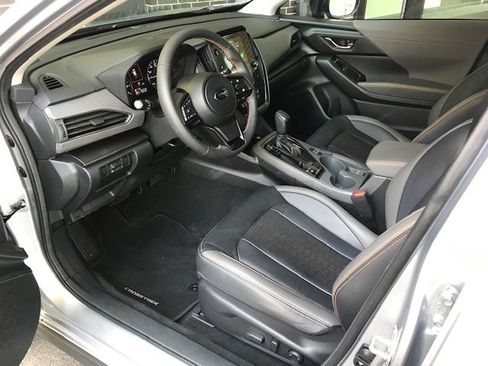 Certified 2024 Subaru Crosstrek 2.5i Limited w/ Crosstrek Mirror Package AWD/4WD image 5