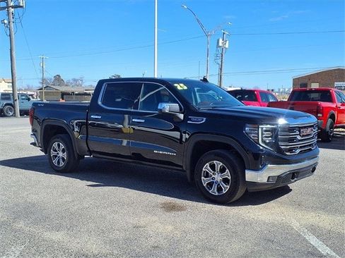 Used 2025 GMC Sierra 1500 SLT image 2