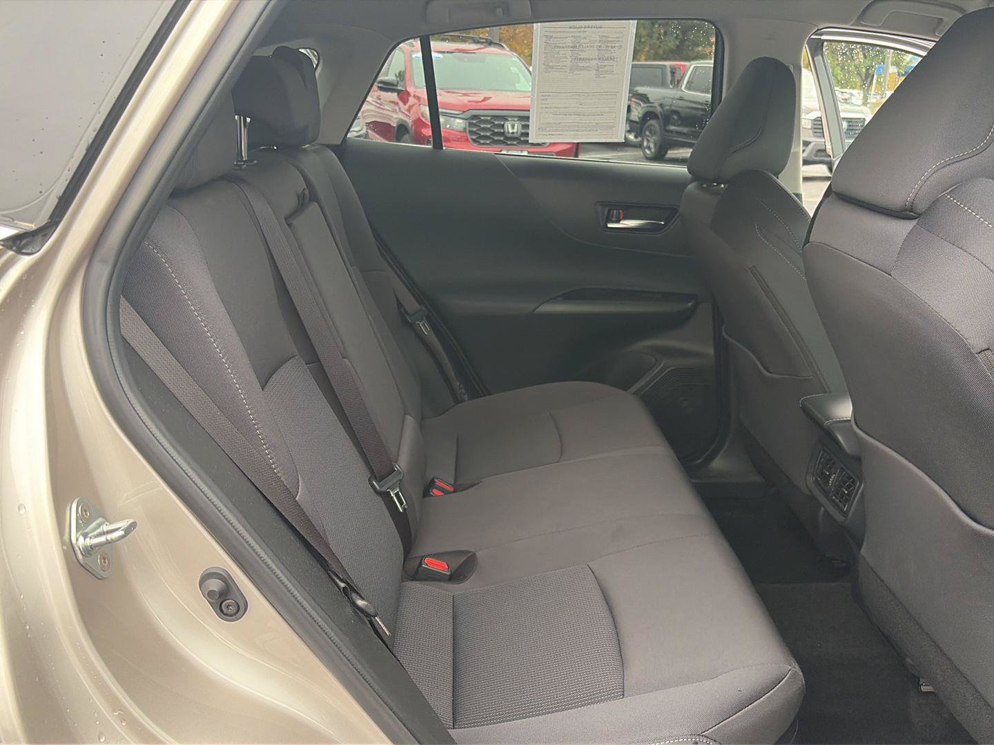 Used 2024 Toyota Venza LE AWD/4WD image 24