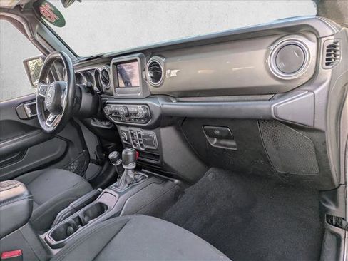 Used 2018 Jeep Wrangler Unlimited Sahara w/ Cold Weather Group image 21