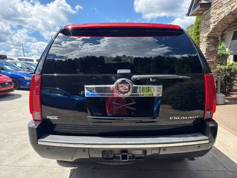Used 2012 Cadillac Escalade Luxury AWD/4WD image 5