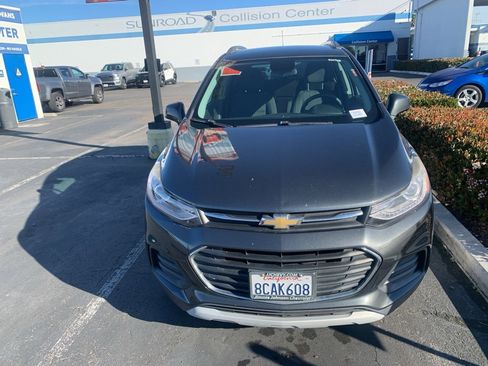 Used 2018 Chevrolet Trax LT image 3