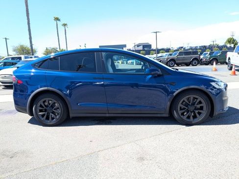 Used 2022 Tesla Model X image 4