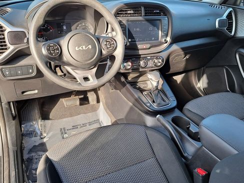 Used 2022 Kia Soul LX image 25